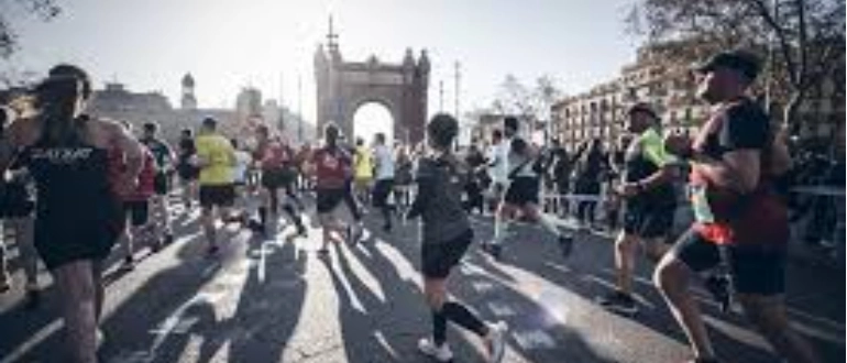 Mitja Marató Barcelona by Brooks